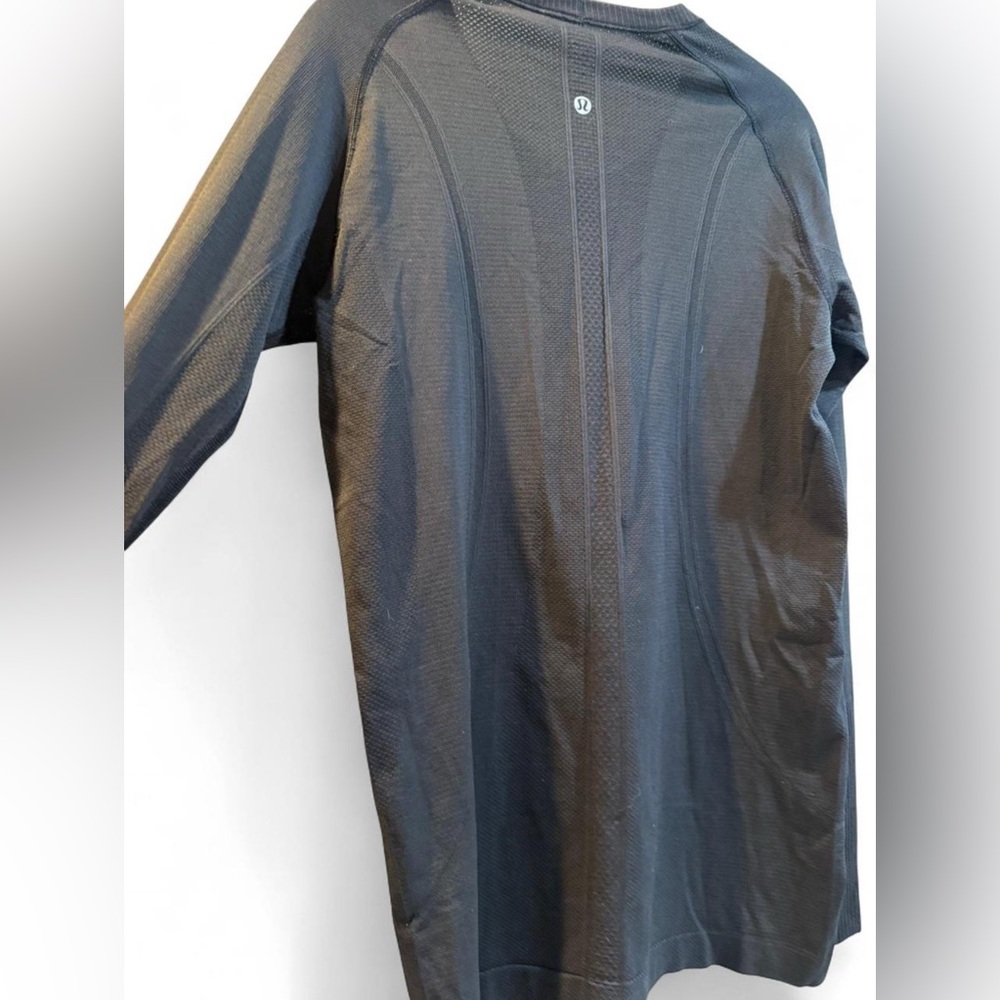 Lululemon Swiftly Tech Long Sleeve Shirt - Picture 2 of 5